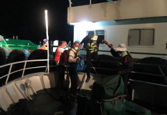 福建海难渔民险象环生 福州海事迅捷救援 海域3人获救